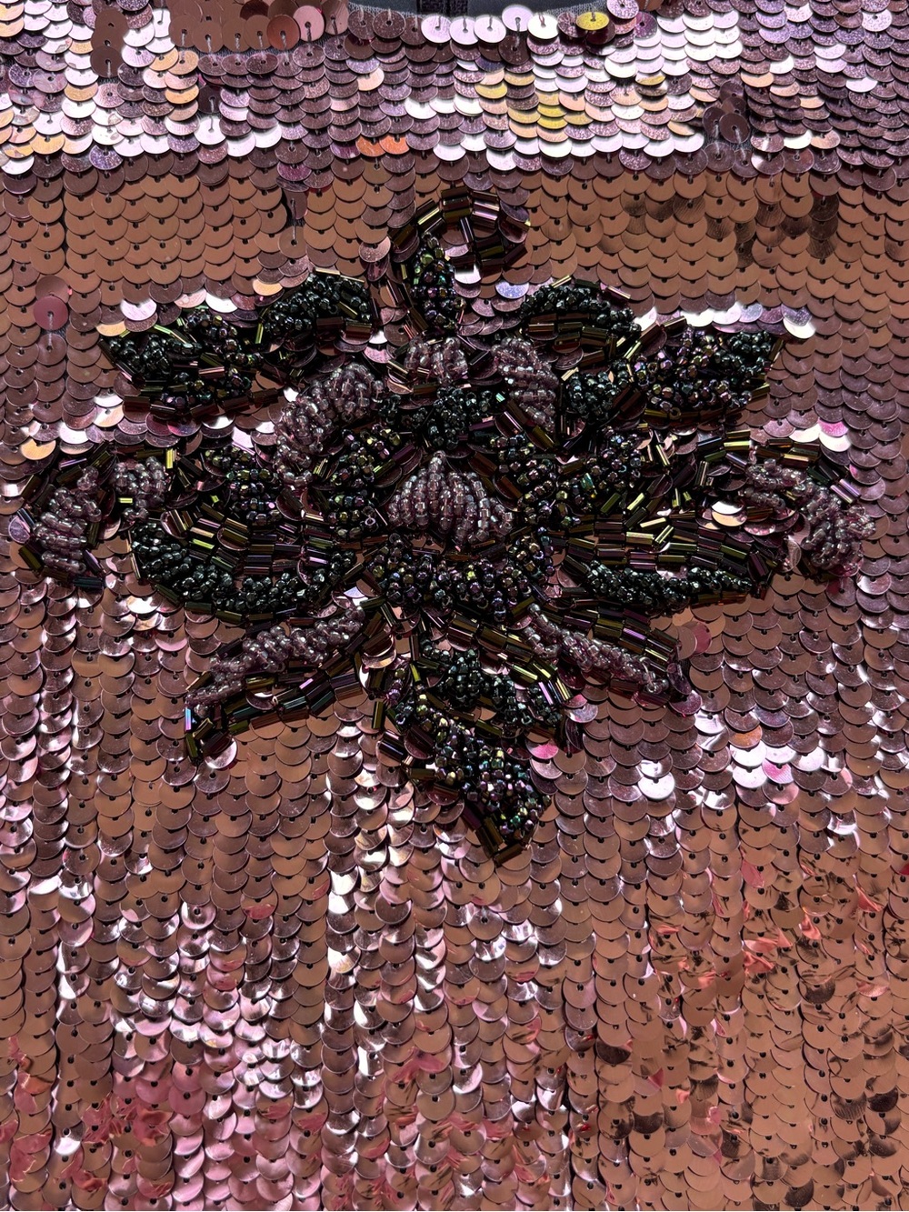 80s BILL BLASS $350 • 18” PTP • NEIMAN MARCUS 1980 Sequin Short-Sleeve Top Plum - Picture 5 of 10